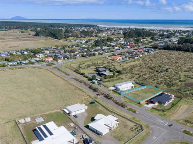 19 Waitarere Rise Avenue, WAITARERE BEACH