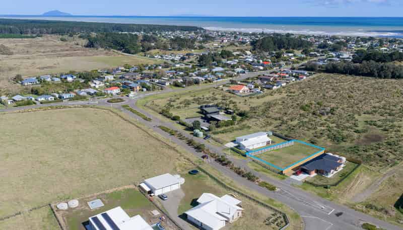 19 Waitarere Rise Avenue, WAITARERE BEACH