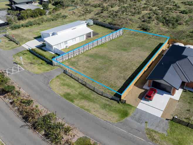 19 Waitarere Rise Avenue, WAITARERE BEACH