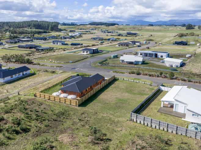 19 Waitarere Rise Avenue, WAITARERE BEACH