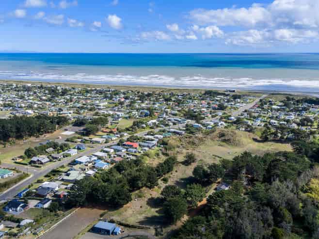 19 Waitarere Rise Avenue, WAITARERE BEACH