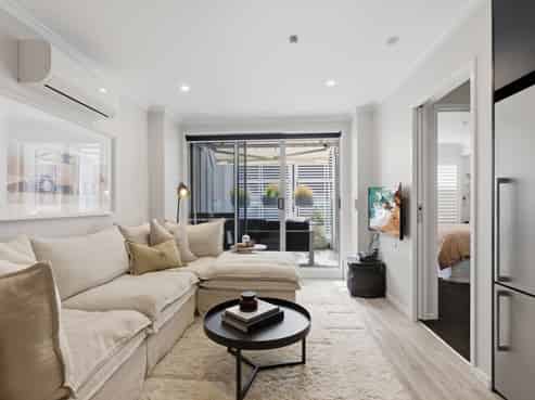2/19 Victoria Road (The Cascades), Mount Maunganui