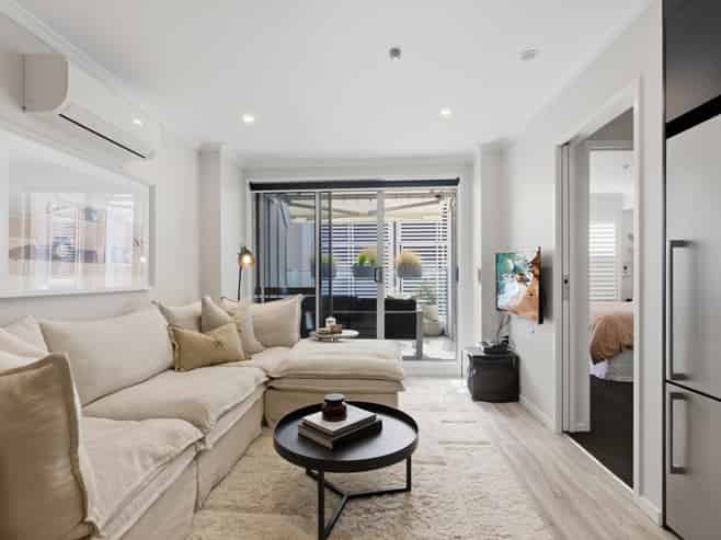 2/19 Victoria Road (The Cascades), Mount Maunganui