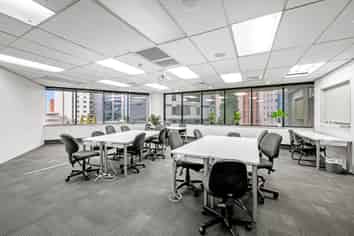 WELL CONNECTED OFFICE ON THE CITY FRINGE
