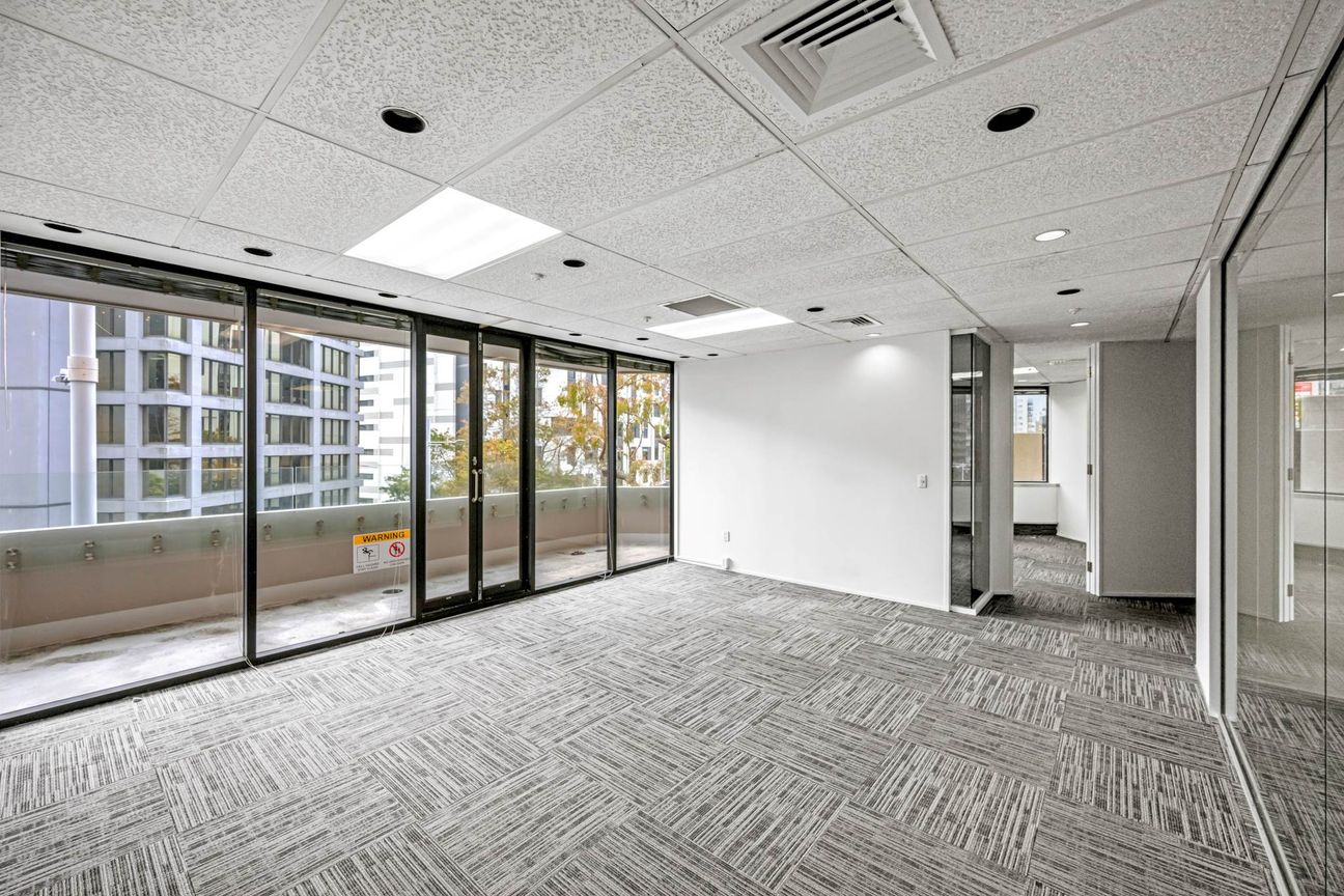 WELL CONNECTED OFFICE ON THE CITY FRINGE - Ansicht 3