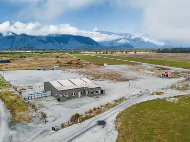 22 Airport Lane, Haast