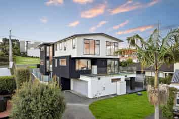 1A Churchill Road, Murrays Bay