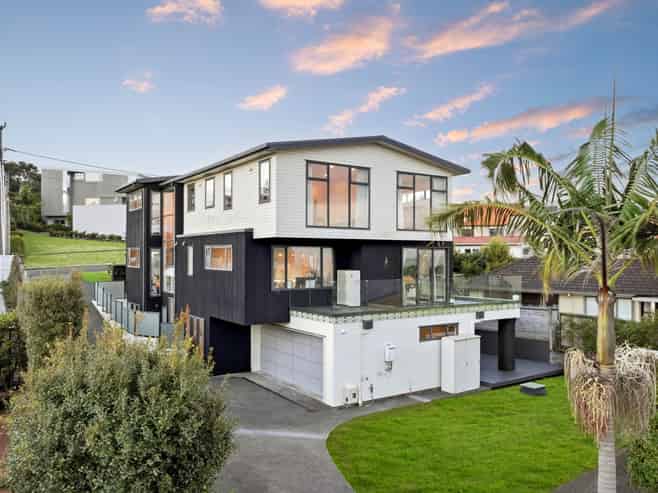 1A Churchill Road, Murrays Bay