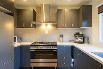  20B Dart Place , Fernhill/Sunshine Bay