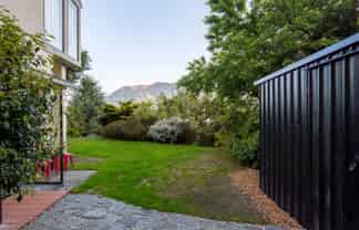  20B Dart Place , Fernhill/Sunshine Bay