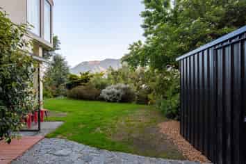  20B Dart Place , Fernhill/Sunshine Bay