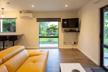  20B Dart Place , Fernhill/Sunshine Bay