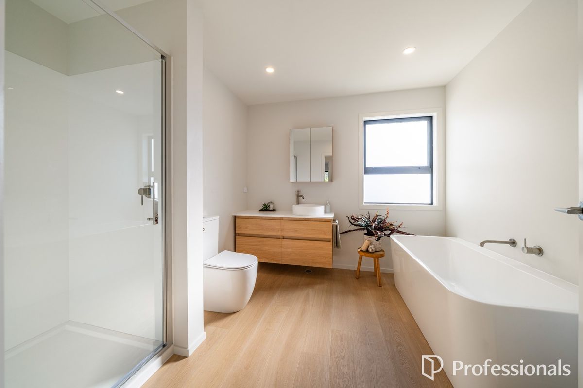 Brand New, Sun-Filled Family Home - Ansicht 3