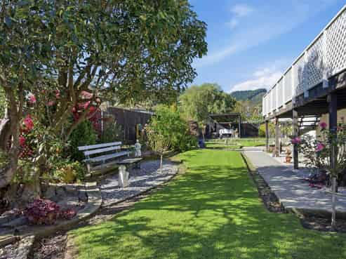 25 Rainbow Drive, Atawhai