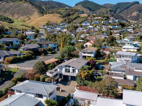 25 Rainbow Drive, Atawhai