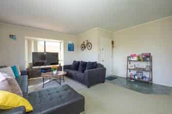 8 Stockton Place, Glendene