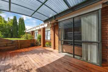 8 Stockton Place, Glendene
