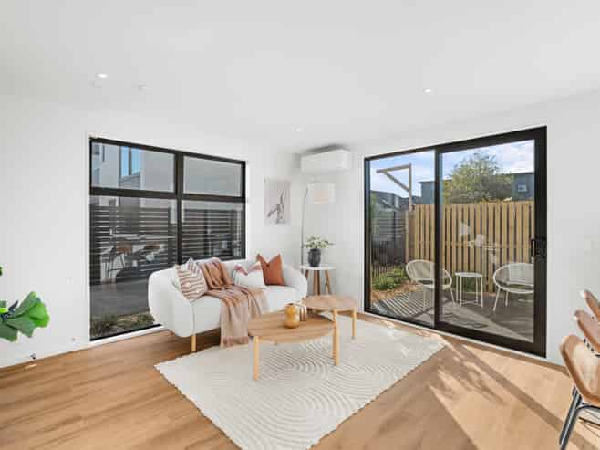 10/130 Holly Road, Saint Albans