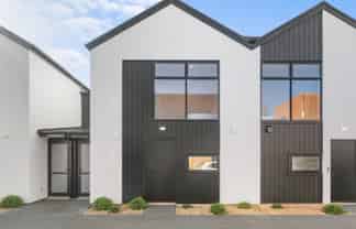 15/130 Holly Road, Saint Albans