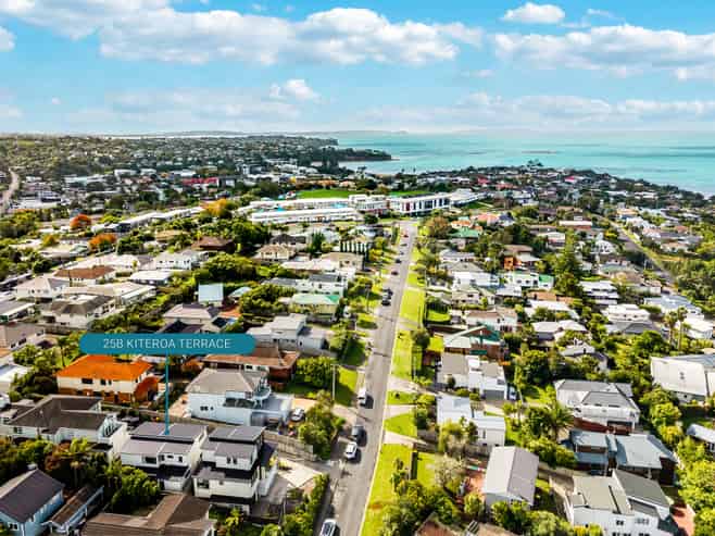 25B Kiteroa Terrace, Rothesay Bay