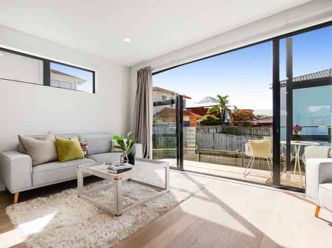 25B Kiteroa Terrace, Rothesay Bay