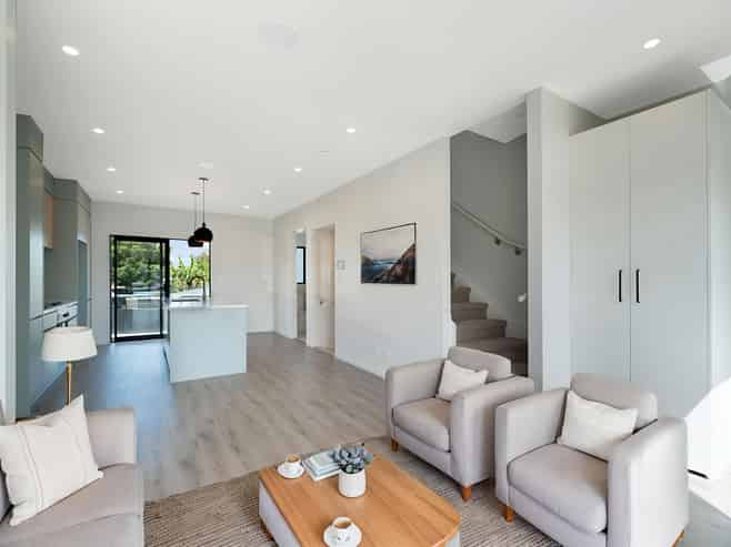 1/107 Hobsonville Road, West Harbour