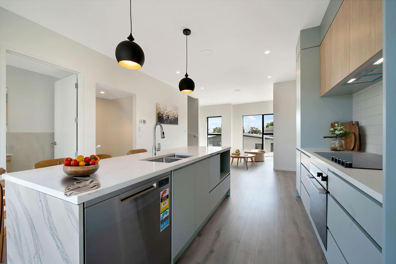 Standout Modern Corner Terrace Home - Widok 2