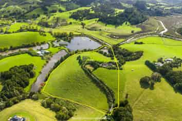 93 Lakelands Road, Parua Bay