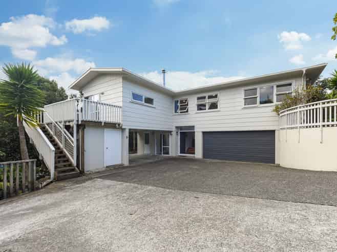 8b Tuckett Place, Enner Glynn