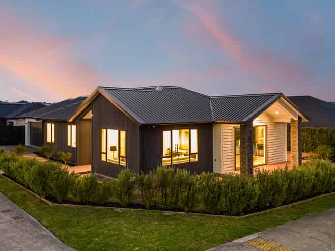 84 Maurice Kelly Road, Milldale