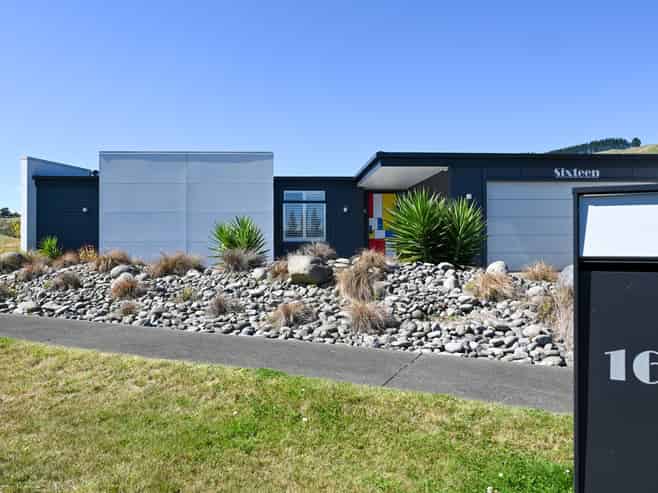 16 The Fairways, Kinloch