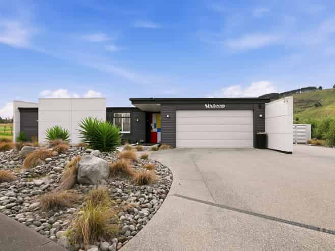 16 The Fairways, Kinloch