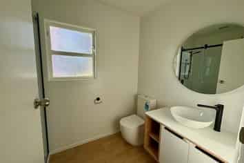 133 Clayton Road, Mangakakahi