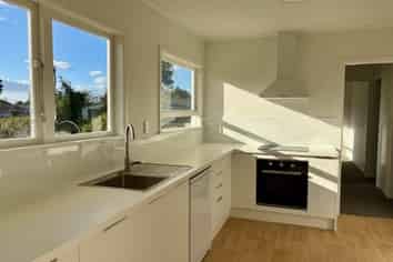 133 Clayton Road, Mangakakahi