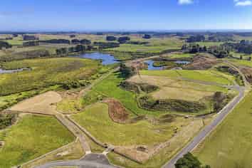 Lot 5 Whio Grove, Hokio Beach