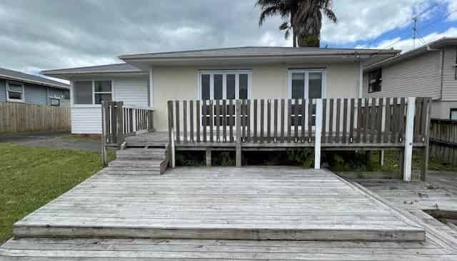 100 Marne Road, Papakura