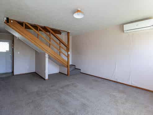 1/702 Grays Road, Mahora