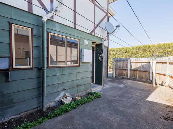 1/702 Grays Road, Mahora