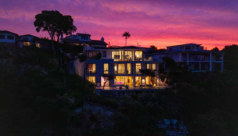 1 and 2, 4 Seacliffe Avenue, Belmont