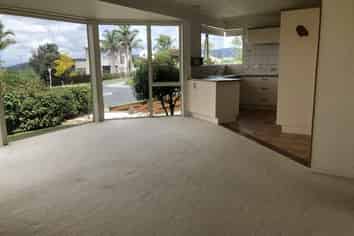 21 Pebble Beach Boulevard, Kamo