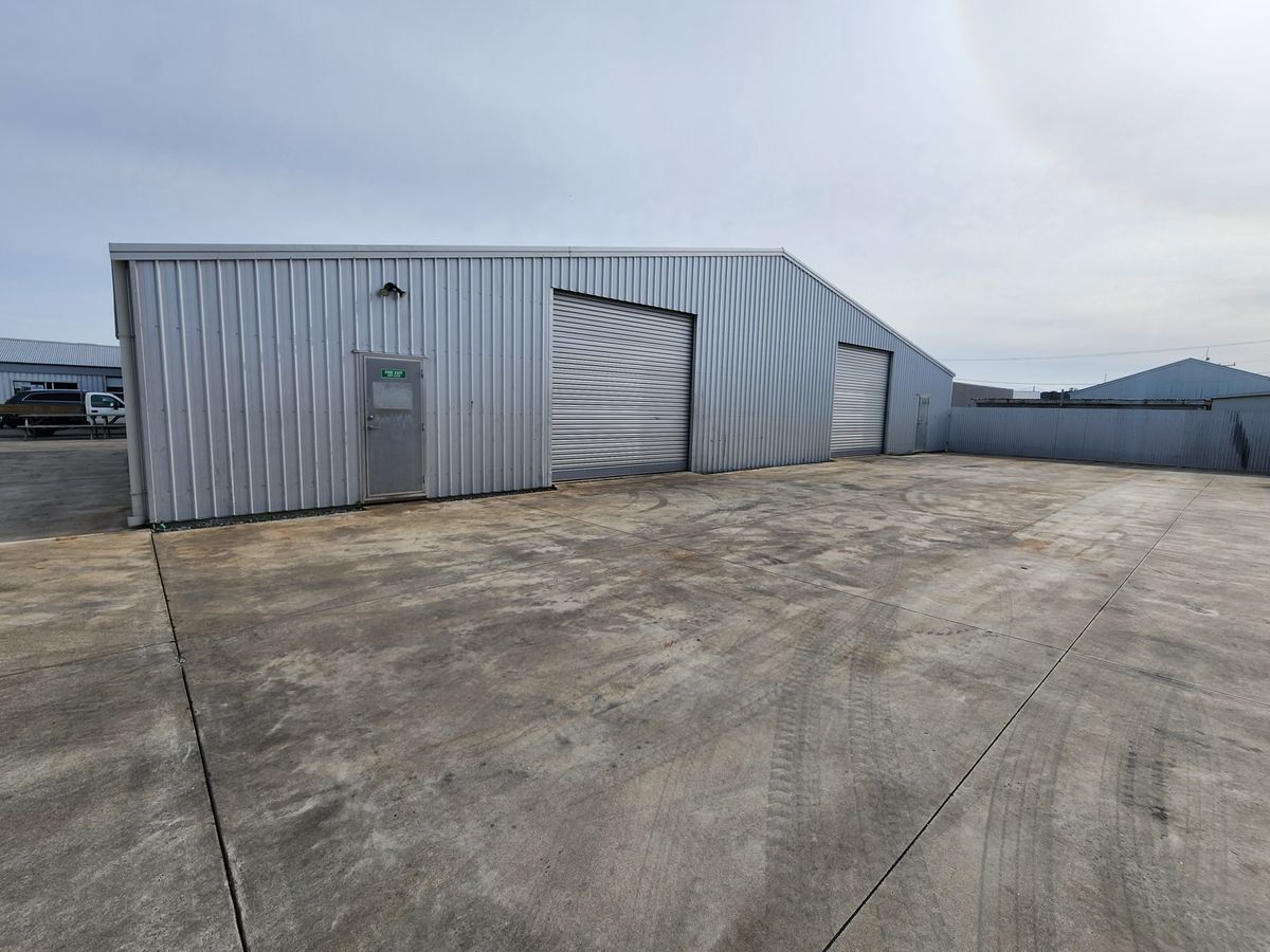 300sqm Onekawa Workshop/ Warehouse