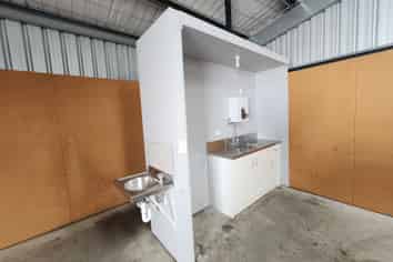 300sqm Onekawa Workshop/ Warehouse