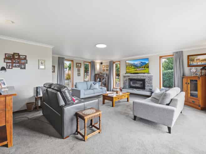 350 Mill Road North, Myross Bush