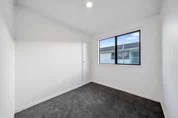 2/16 Taitimu Drive, Weymouth