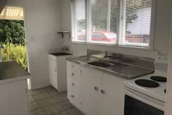 2/18 Aubrey Street, Regent