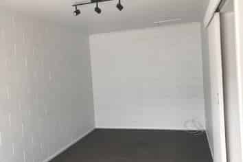 2/18 Aubrey Street, Regent