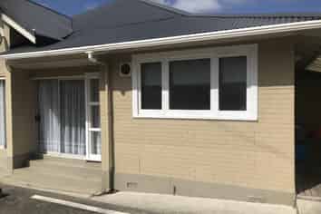 2/18 Aubrey Street, Regent