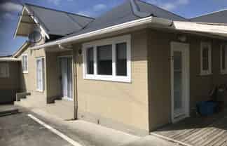 2/18 Aubrey Street, Regent