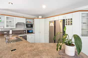 15 Brook Place, Springfield