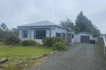 8 Helena Street, Lumsden